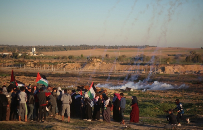 İsrail askerleri Gazze sınırında 75 Filistinliyi yaraladı